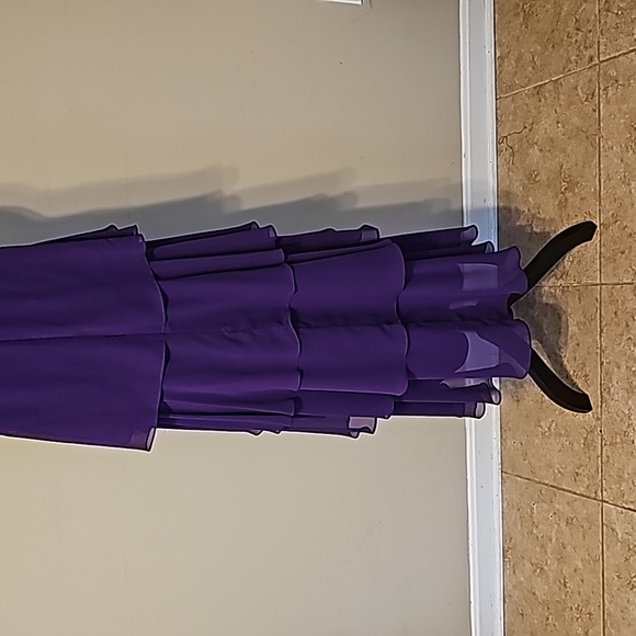 STUNNING EVENING DRESS!! 😍 💜 - Picture 6 of 10